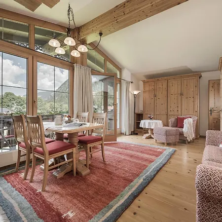 Veronika Aparthotel