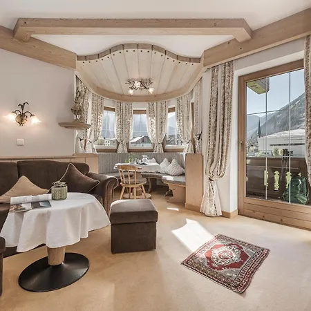 Veronika Aparthotel 4*