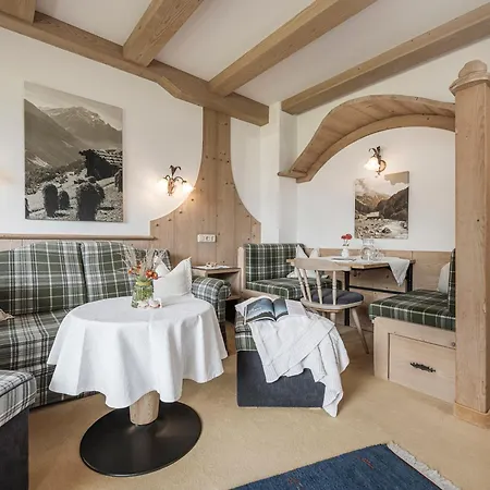Veronika Aparthotel
